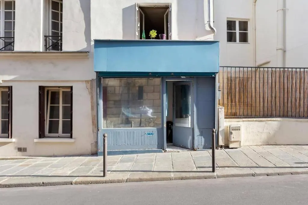 Cozy Boutique In The Heart Of Apartment